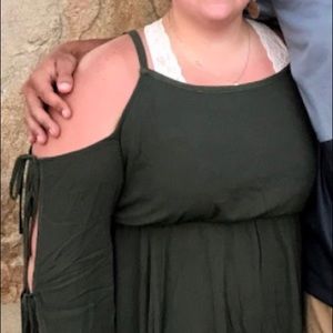 Green open sleeve dress